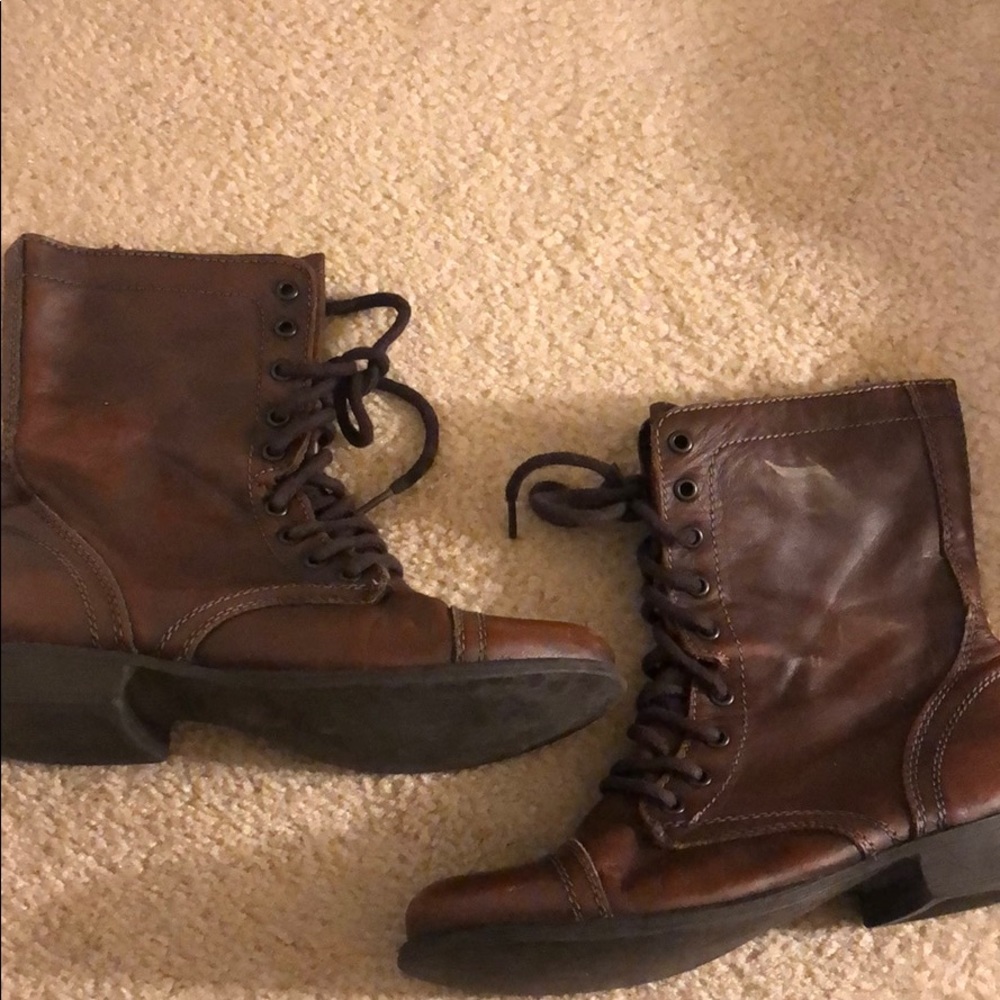 Combat boots